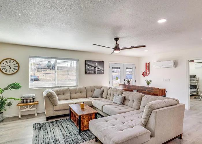Charming Casita < 1 Mi To Route 66! Holiday home