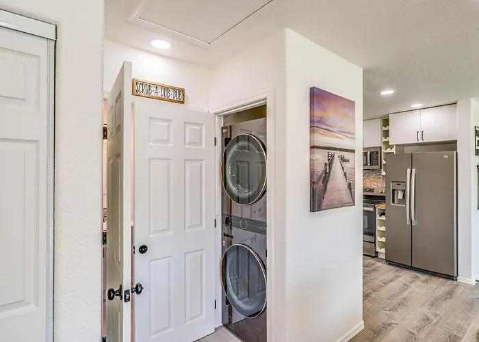 Charming Casita < 1 Mi To Route 66! Holiday home Kingman